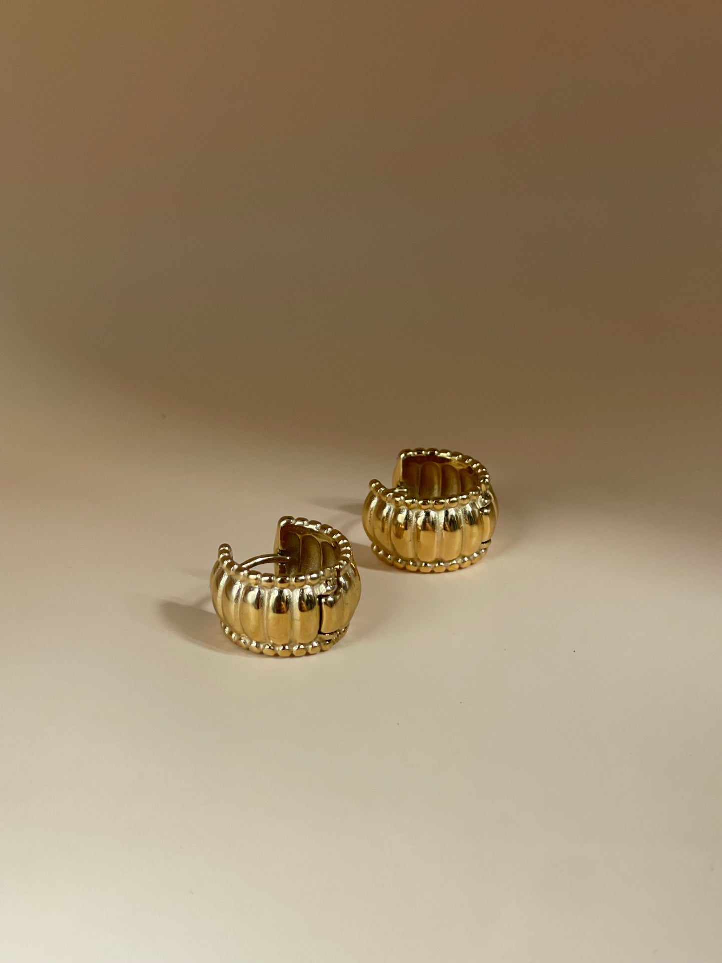 Ribbed Chunky endless hoops-Kelly Praise