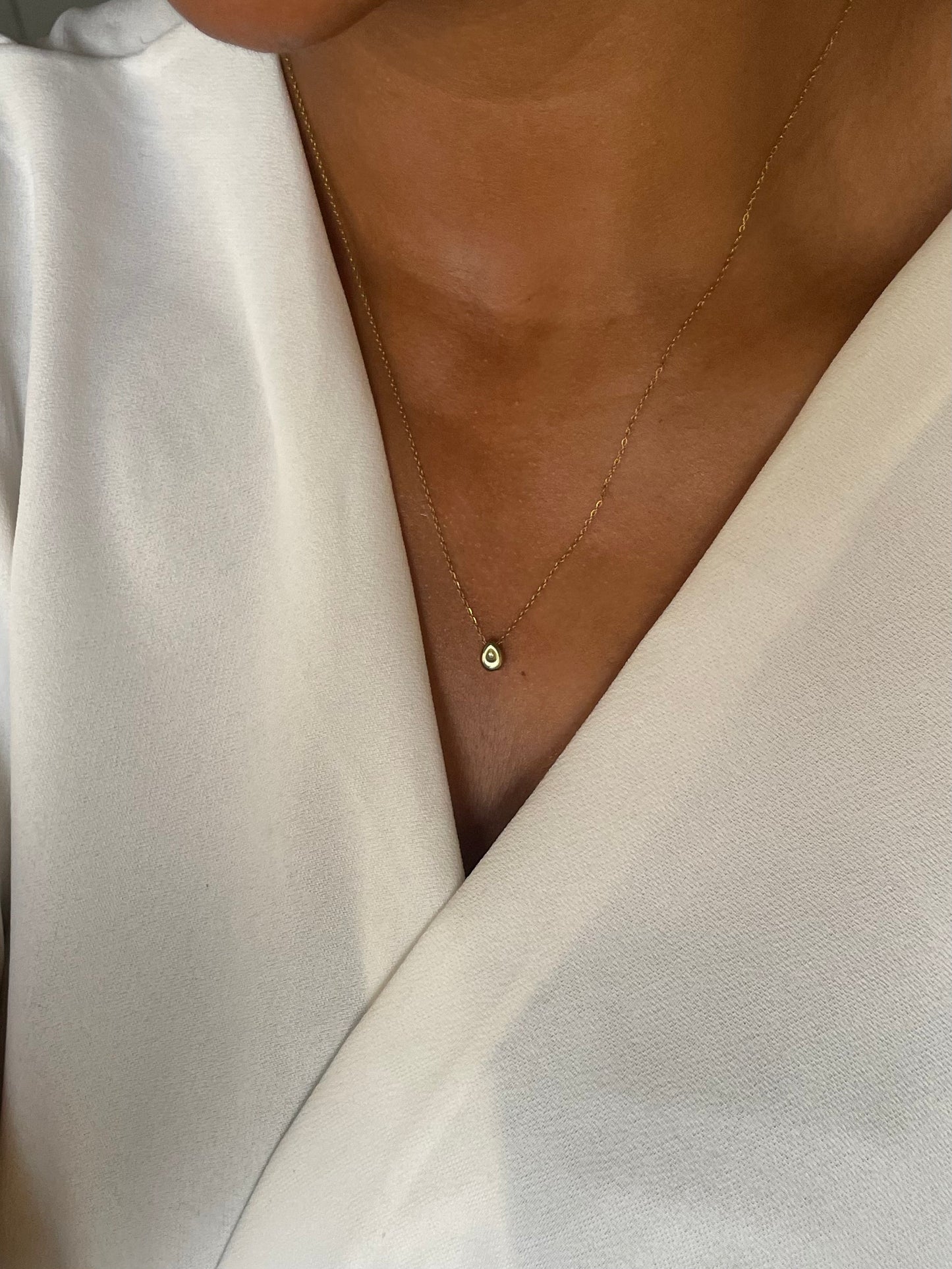 Teardrop dainty necklace