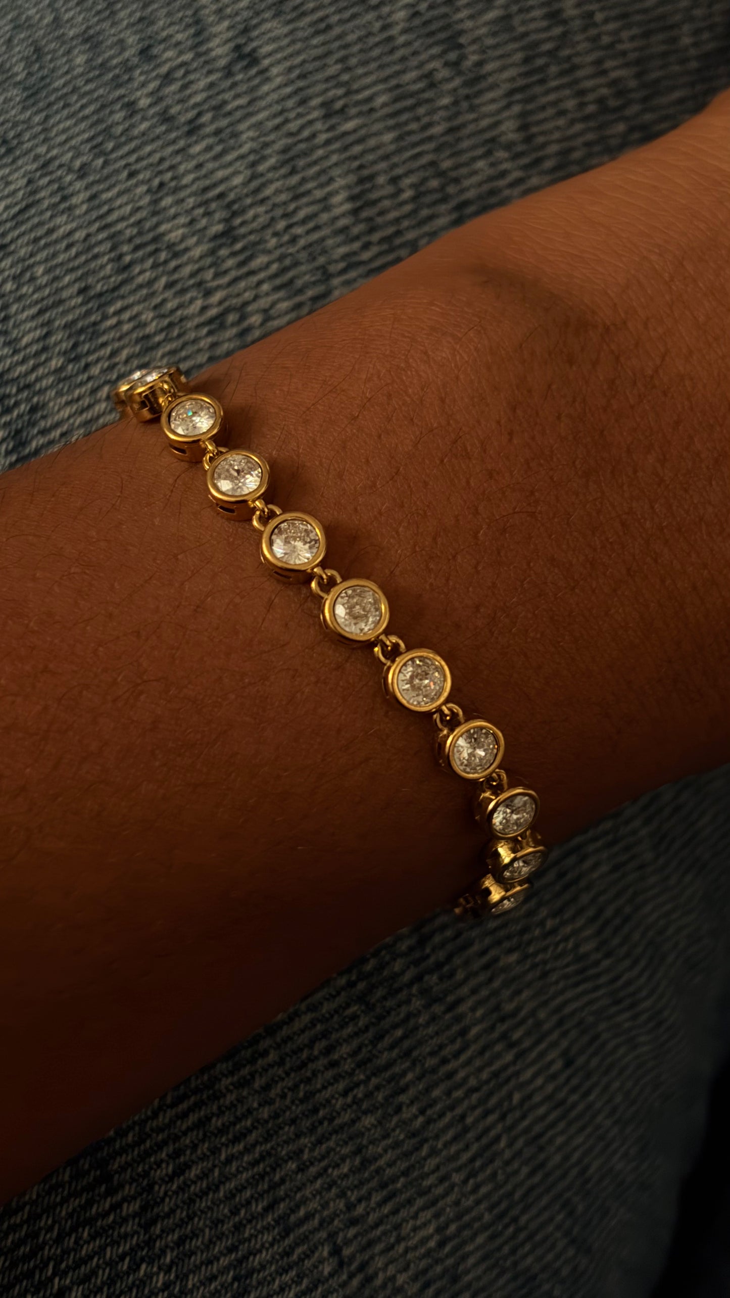 Bezel tennis bracelet