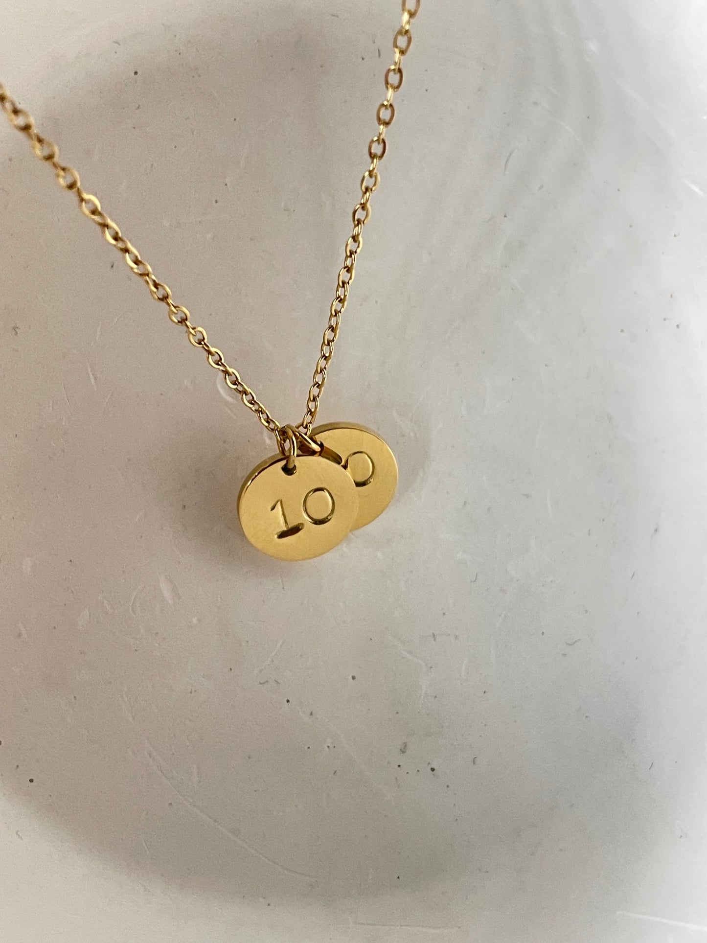 Round charm disc necklace
