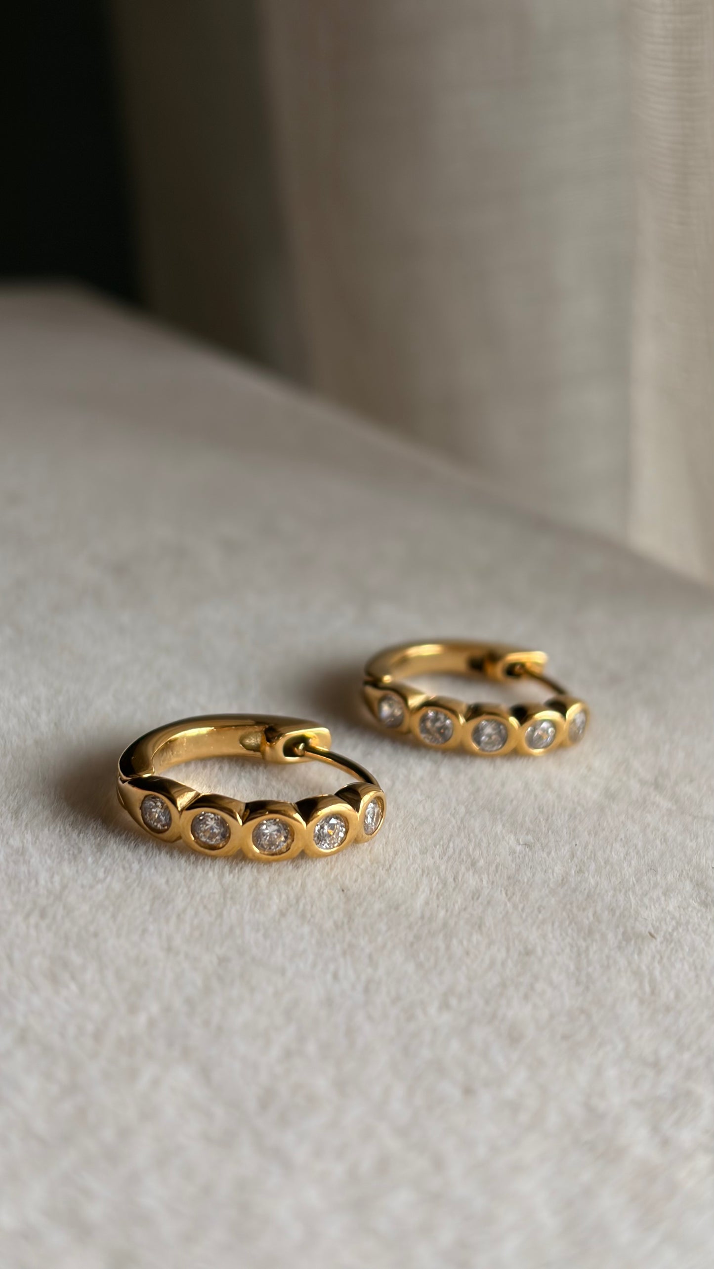 Bezel endless hoop earrings