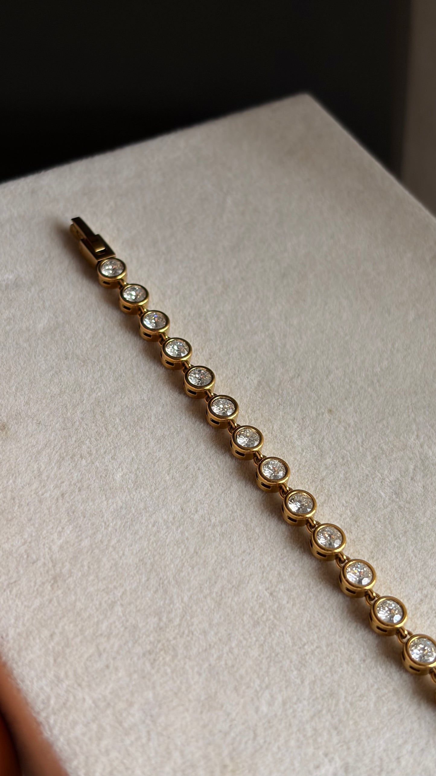 Bezel tennis bracelet