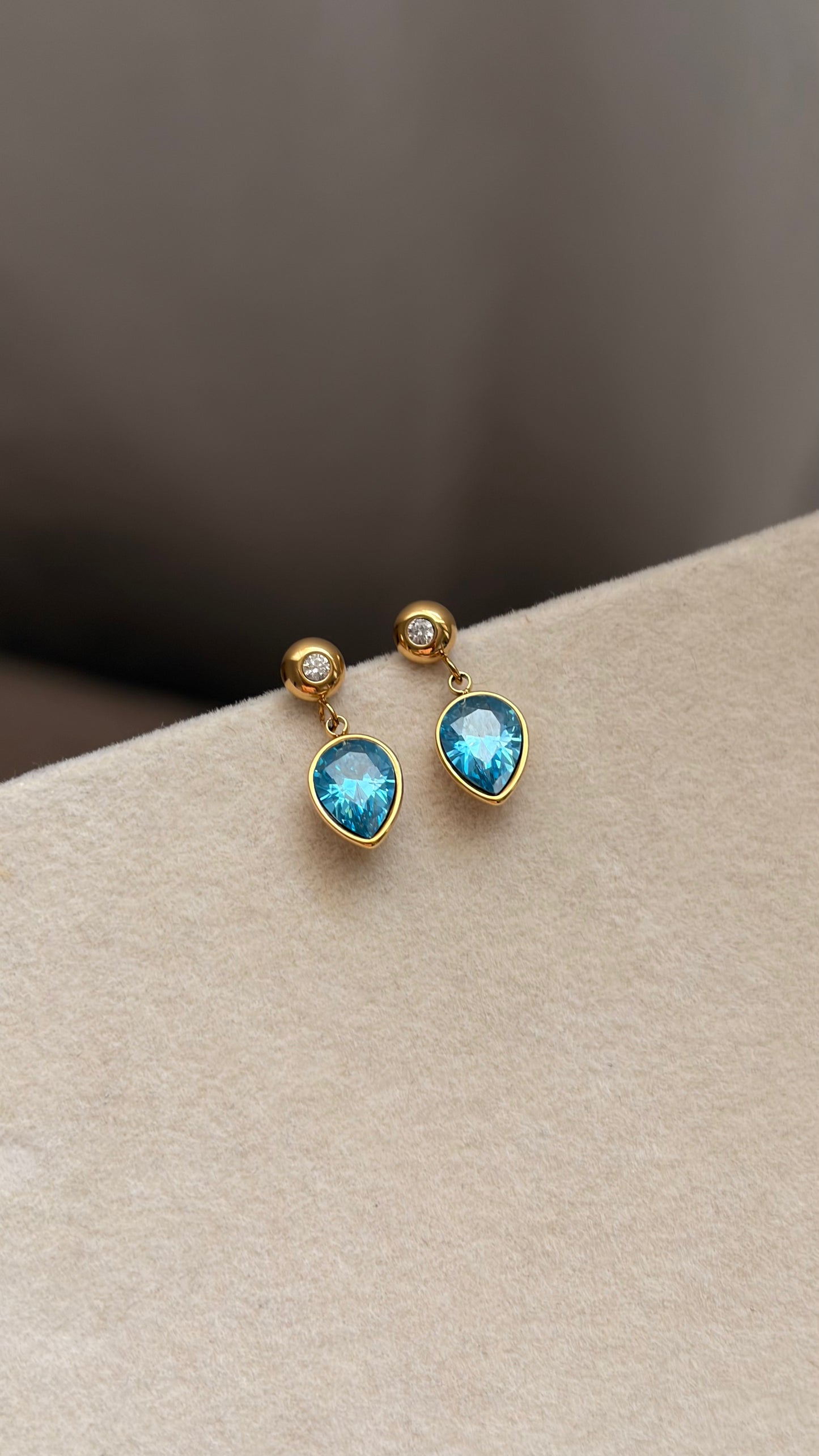 Bezel tear drop turquoise earrings