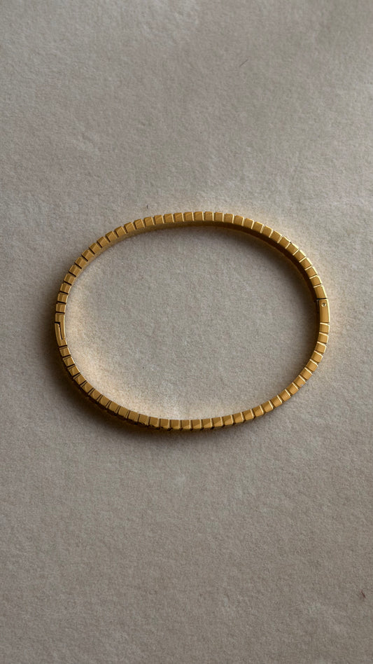 Ribbed cuff bracelet