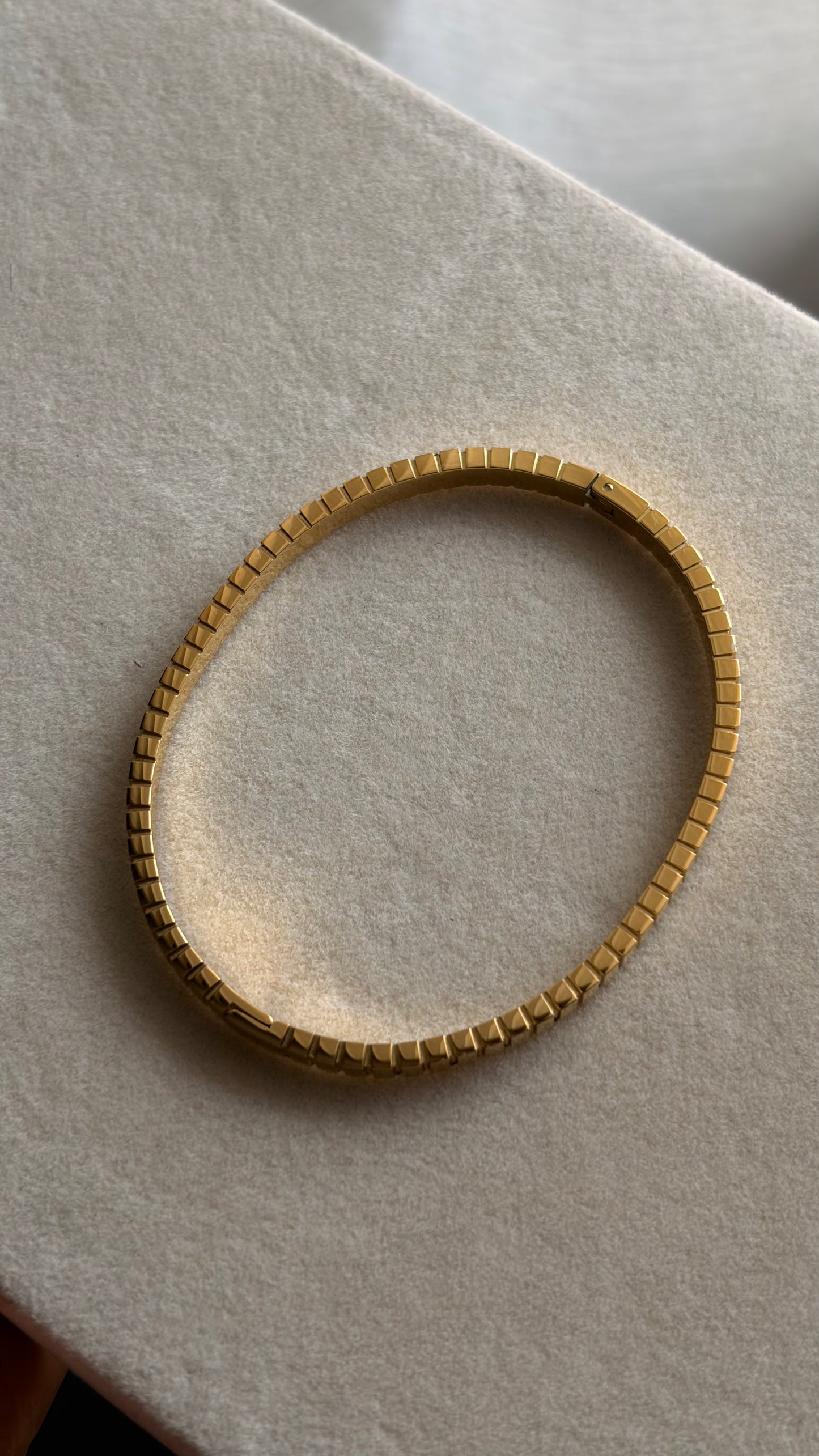 Ribbed cuff bracelet