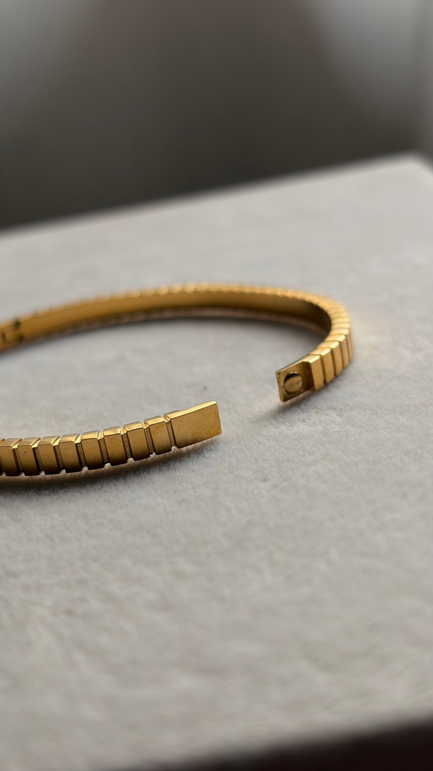 Ribbed cuff bracelet