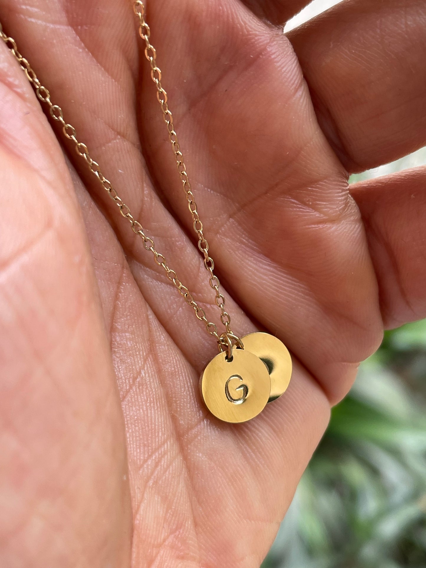 Round charm disc necklace