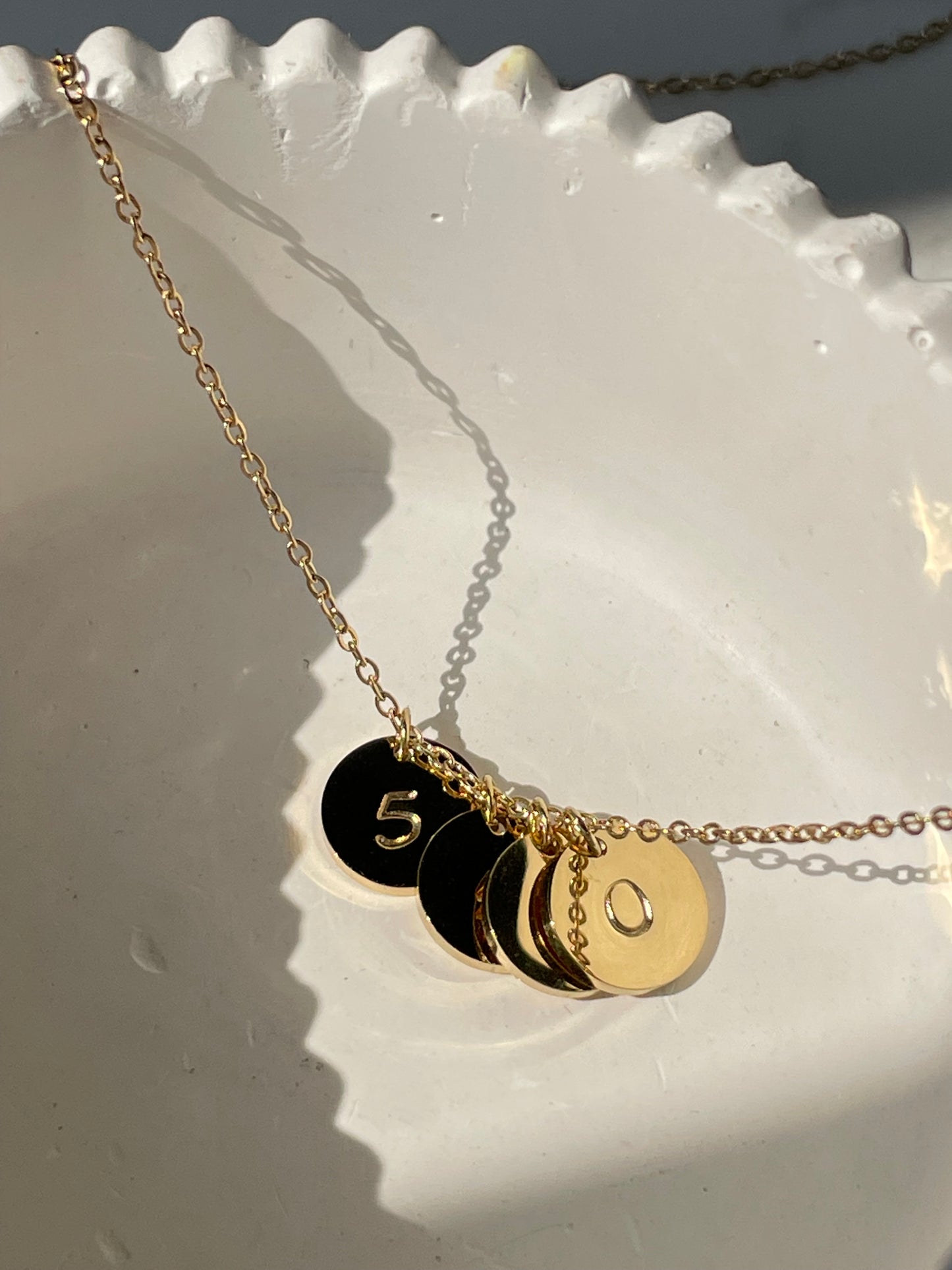 Round charm disc necklace