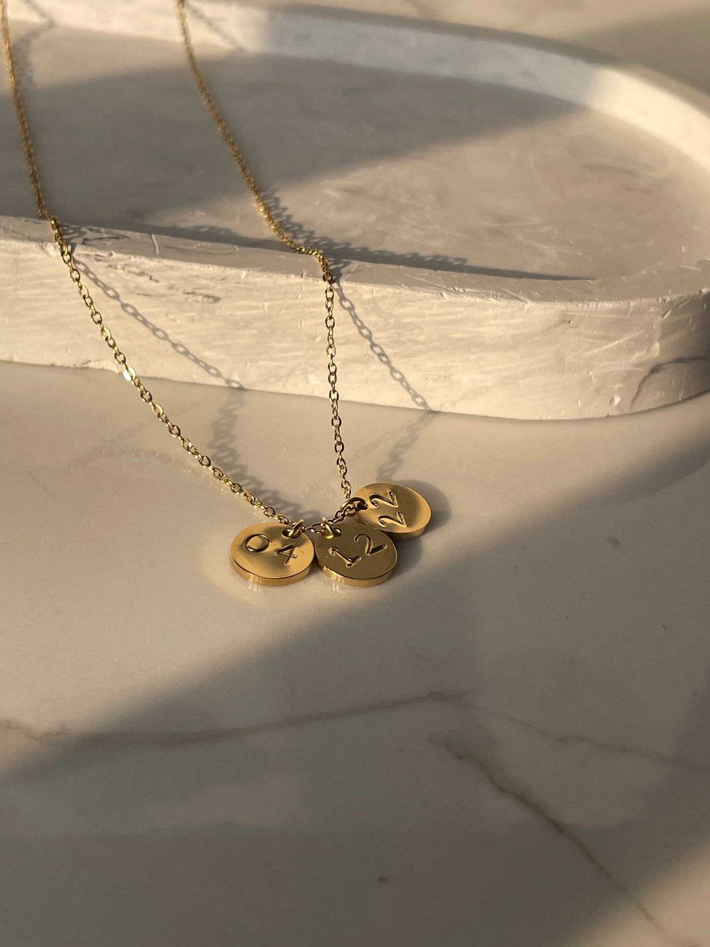 Round charm disc necklace