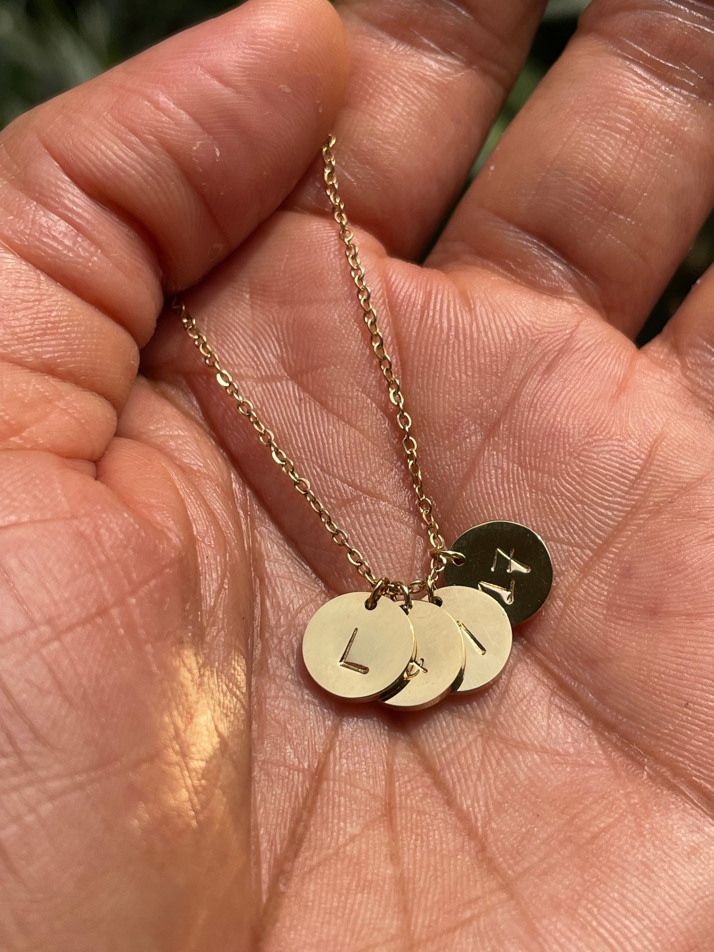 Round charm disc necklace